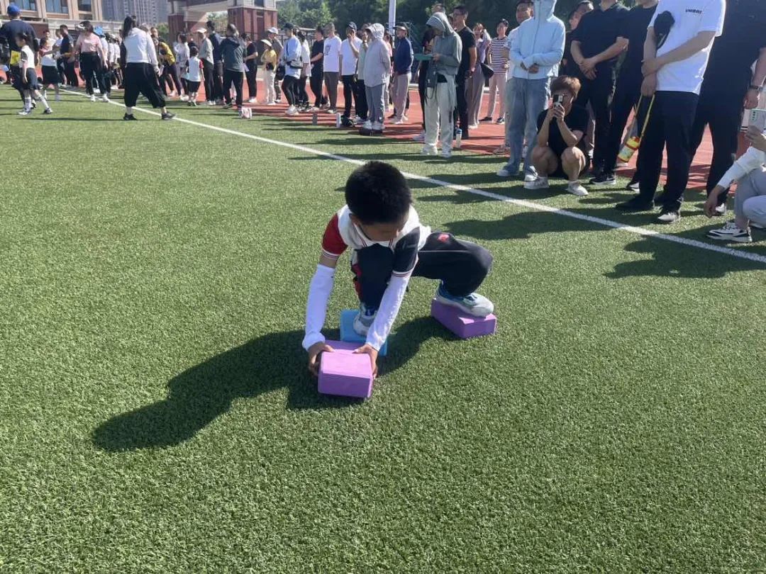 一年级亲子运动会_亲子运动会一般做什么_大型亲子运动会