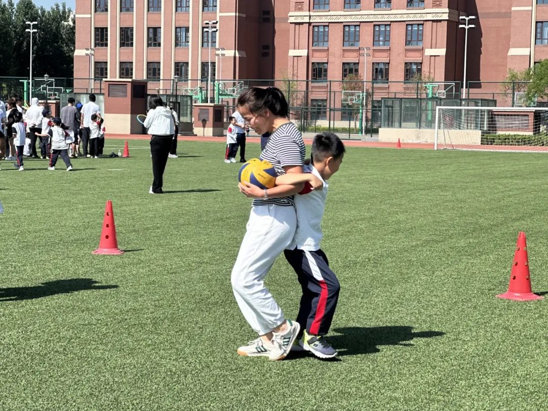 大型亲子运动会_亲子运动会一般做什么_一年级亲子运动会