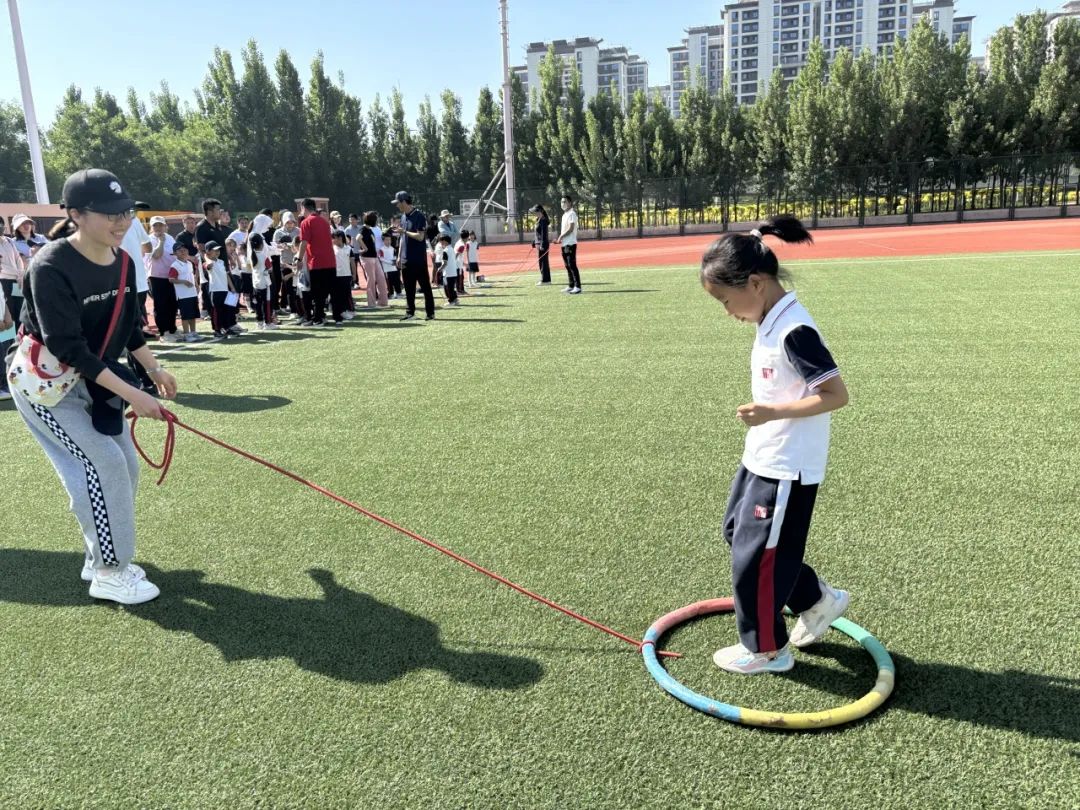 一年级亲子运动会_亲子运动会一般做什么_大型亲子运动会