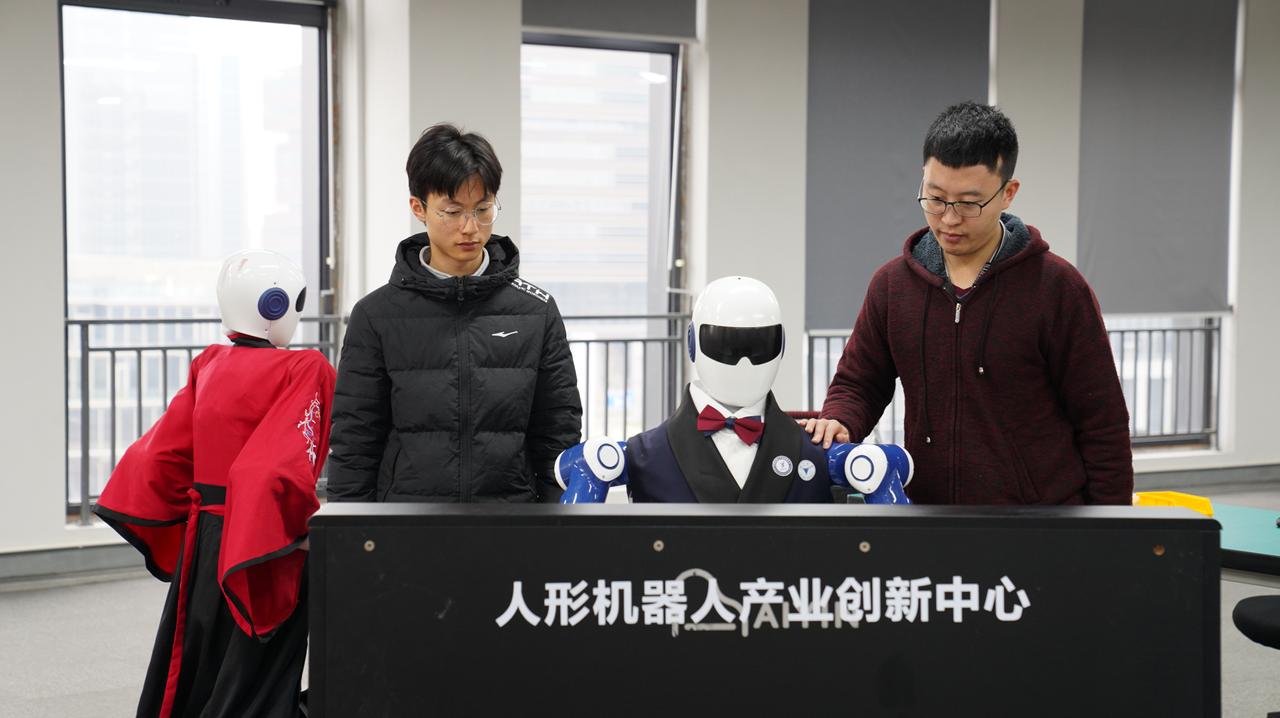 游泳冠军徐珏_游泳运动员徐嘉余照片_游泳冠军徐佳玲