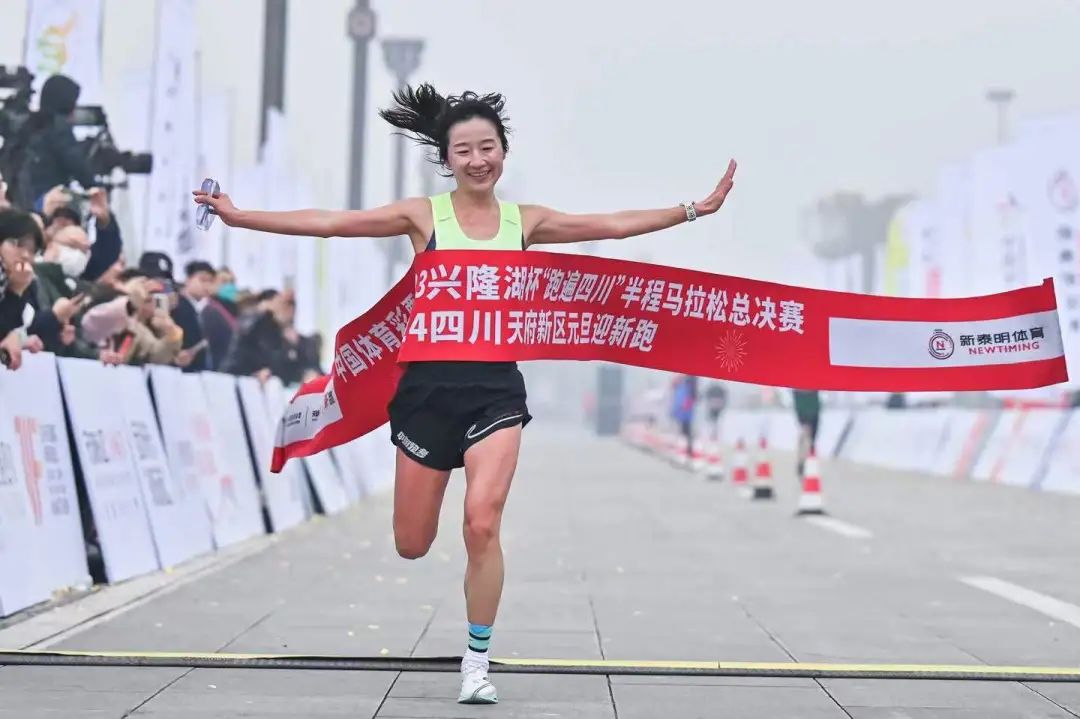 马拉松四川一哥是谁_马拉松四川2024_四川马拉松